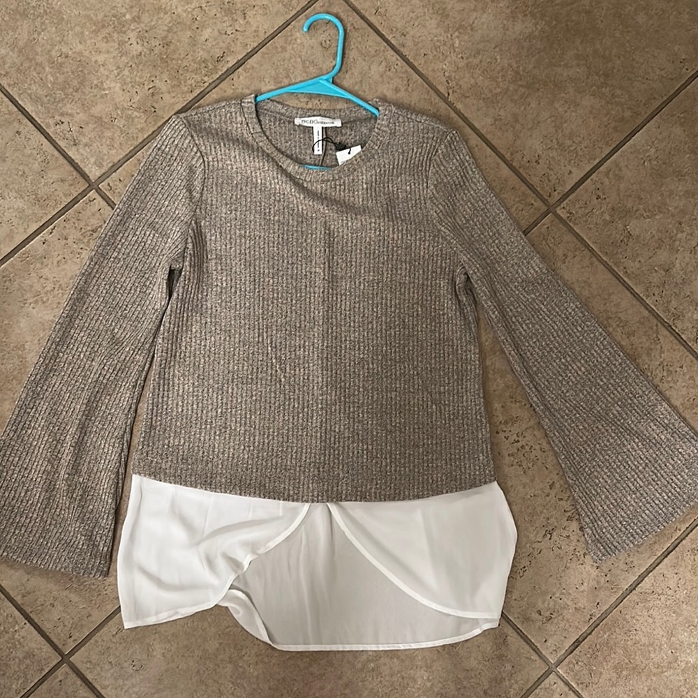 Gray Ribbed Sweater with White Layered Hem
